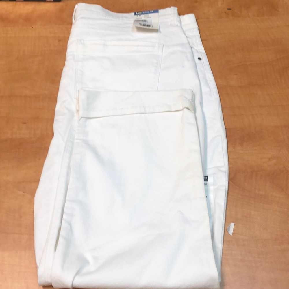 Lee white crop jeans NWT size 16
